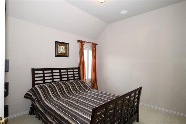 Building Photo - 9128 Oleander Way