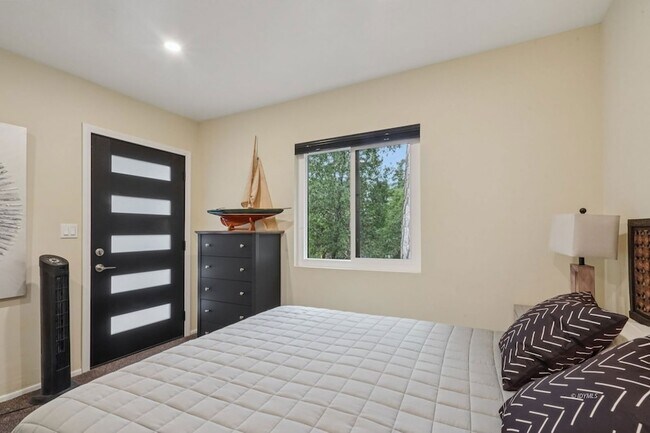Building Photo - 25340 Marion Ridge Dr