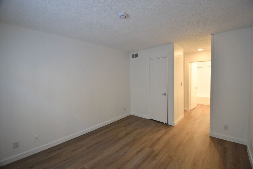 Building Photo - 7032 Remmet Ave