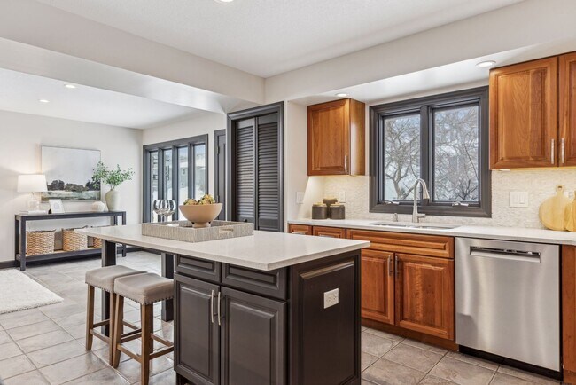 Building Photo - Gorgeous Like New Remodeled Edina Beauty w...