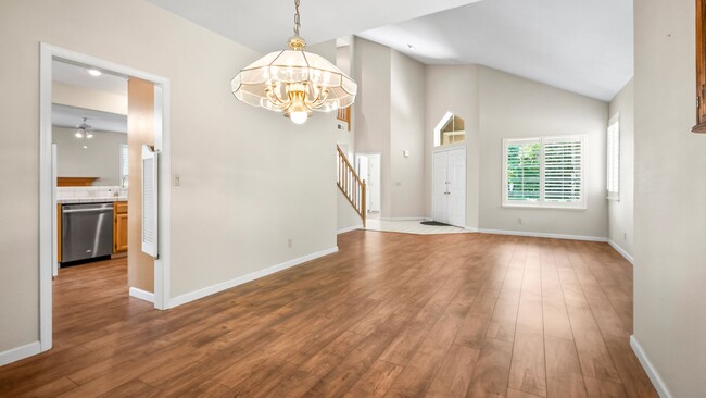 Building Photo - 4 BR/3BA Home in Laurel Creek with Park-Like Backyard!