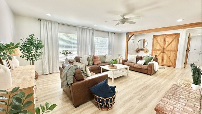 Building Photo - Beautifully Remodeled and Charming Country...