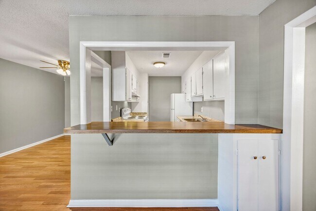 Building Photo - 321cam