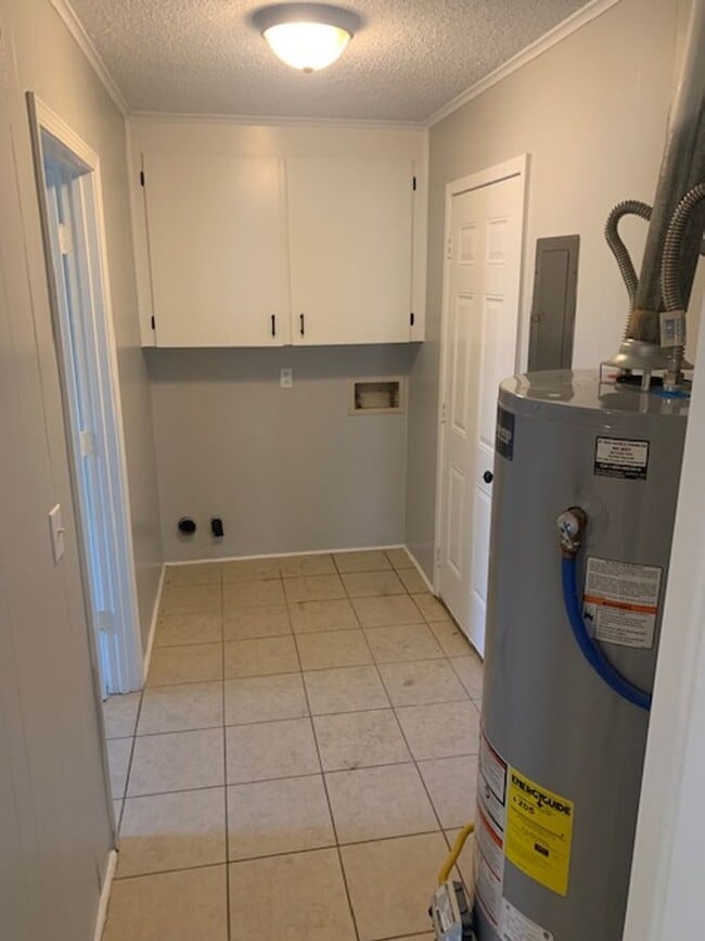 Building Photo - Renovated 3 Bedroom 1 Bath Home for Rent!