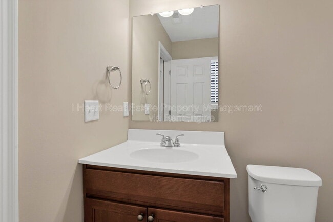 Building Photo - 7449 Sugarbark Dr