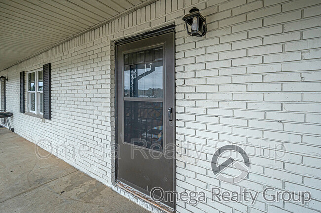 Building Photo - 2711 18th Ave