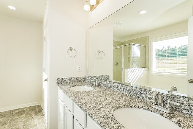 Building Photo - 846 Delta Ln