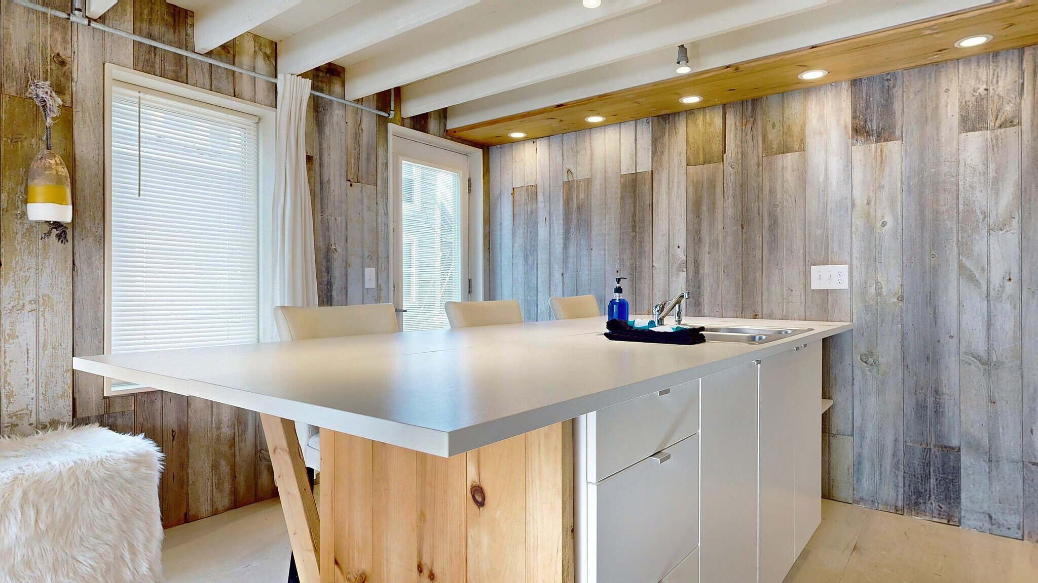 Building Photo - 42 Evergreen Ave