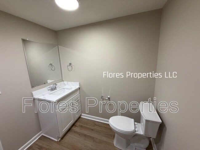 Building Photo - 1413 Cranwood Dr