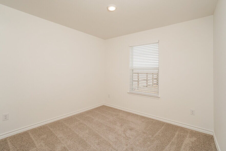 Building Photo - 1657 Viola Ln