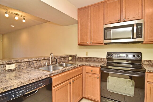 Building Photo - 2 Bed 2 Bath Audubon Place Condo