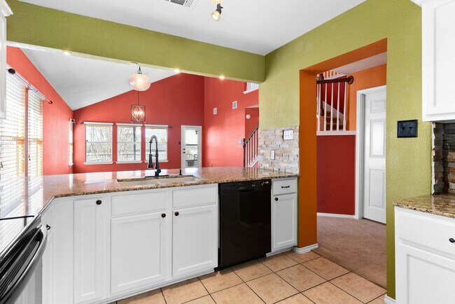 Building Photo - 6303 Blayney Dr