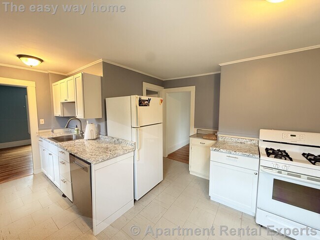 Building Photo - 19 Porter St