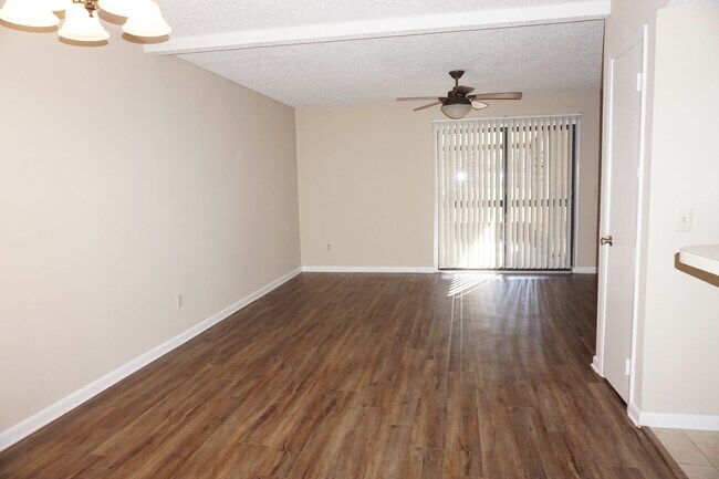 Building Photo - 5528 Greatpine Ln S