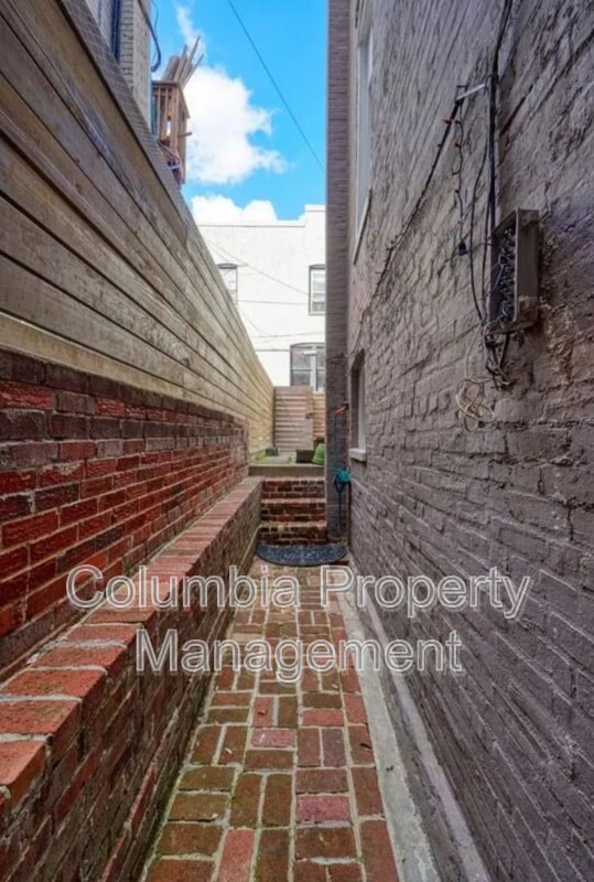 Building Photo - 1203 Clifton St NW