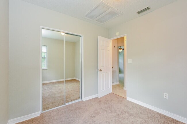 Building Photo - 321 W Dicie Ave