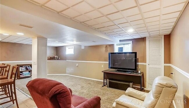 Building Photo - 6015 Hidden Oaks Ct