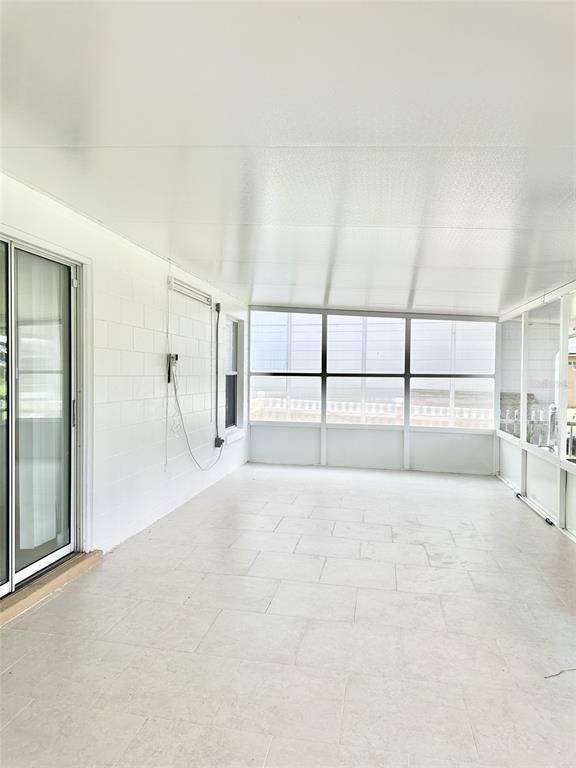 Building Photo - 9419 Chandon Dr