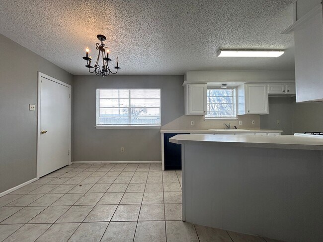 Building Photo - House Located Near Elementary, Wayland Uni...