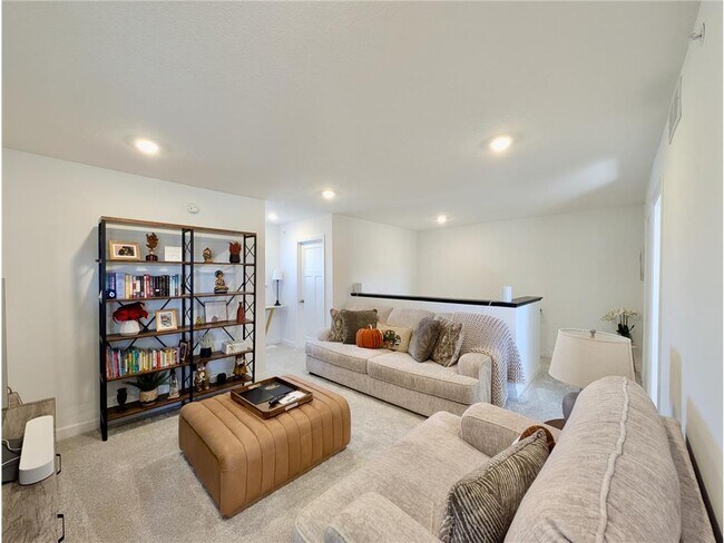 Building Photo - 1073 Jubert Dr