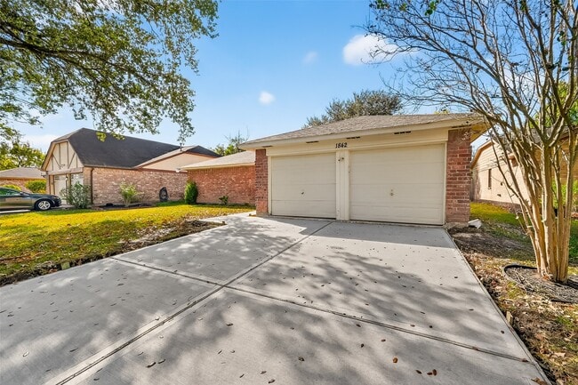 Building Photo - 1842 Freshmeadow Dr