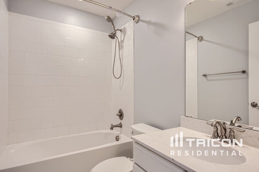 Building Photo - 2077 Morton Dr