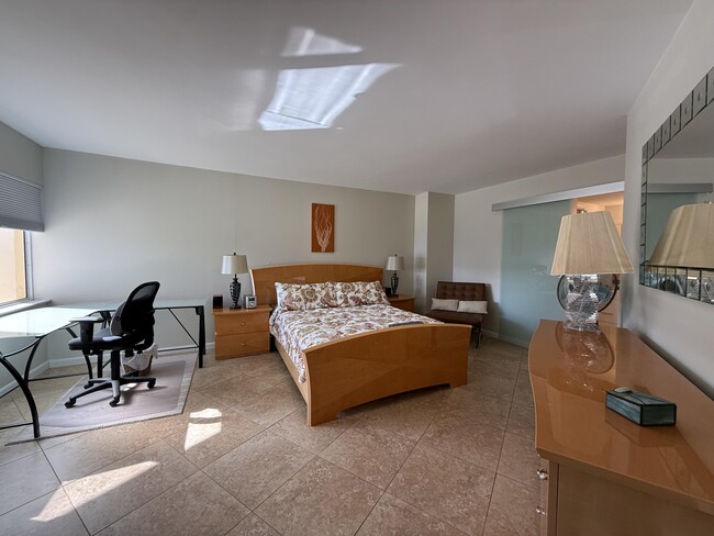 Building Photo - 1200 Hibiscus Ave