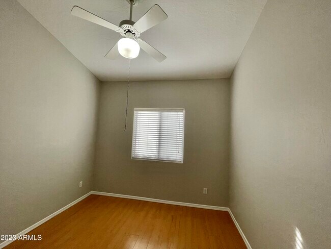 Building Photo - 4939 W Erie St