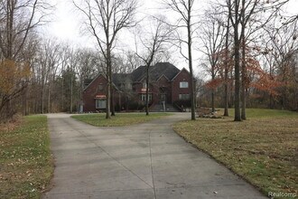 Building Photo - 6986 Montgomery Dr