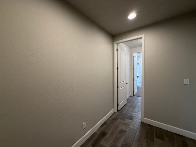 Building Photo - Luxury Single Story 3 Bedroom Plus Office / Sitting Room Recent Construction Available in Exclusi...