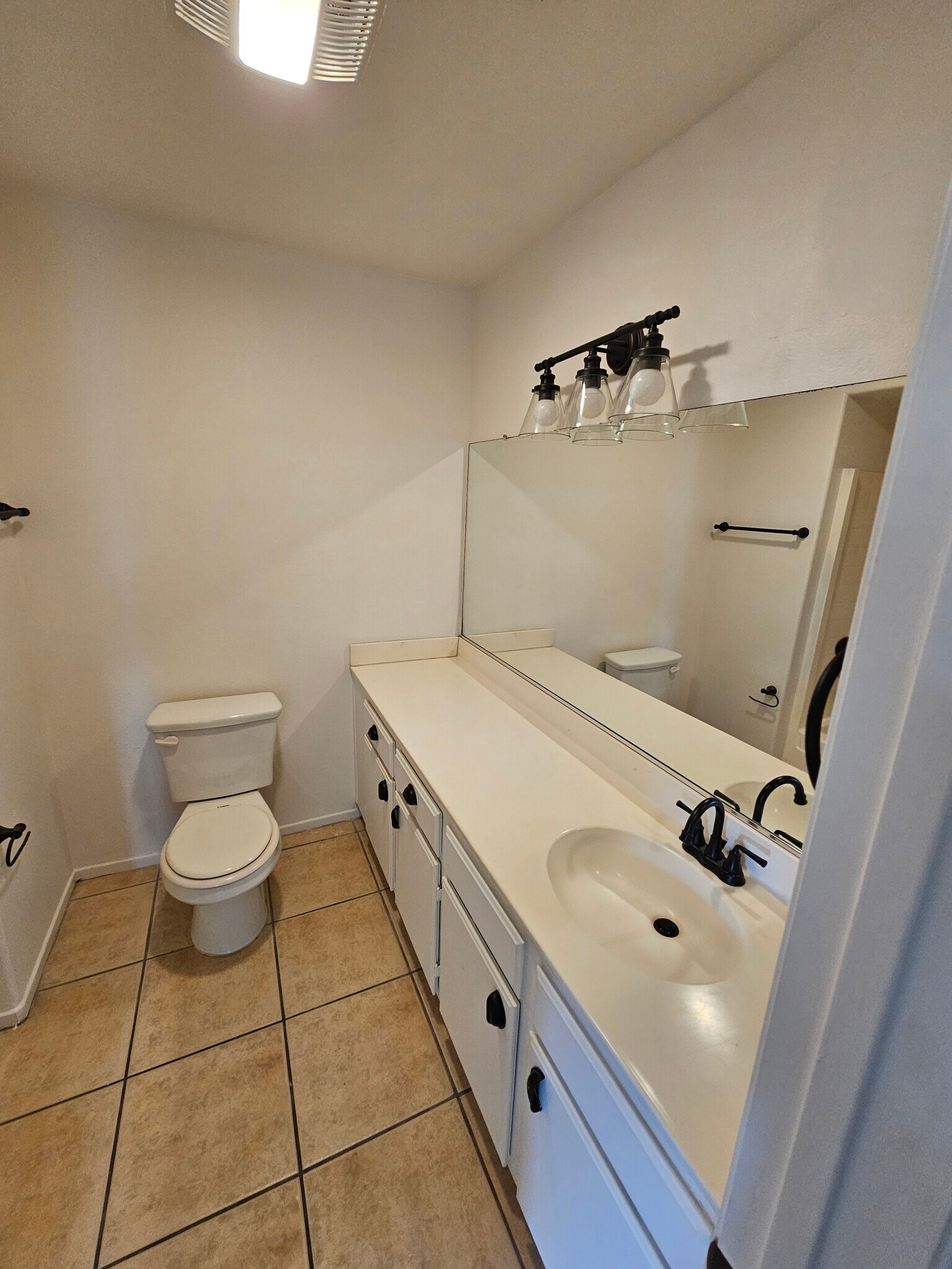 Building Photo - 1050 Harbor Heights Dr