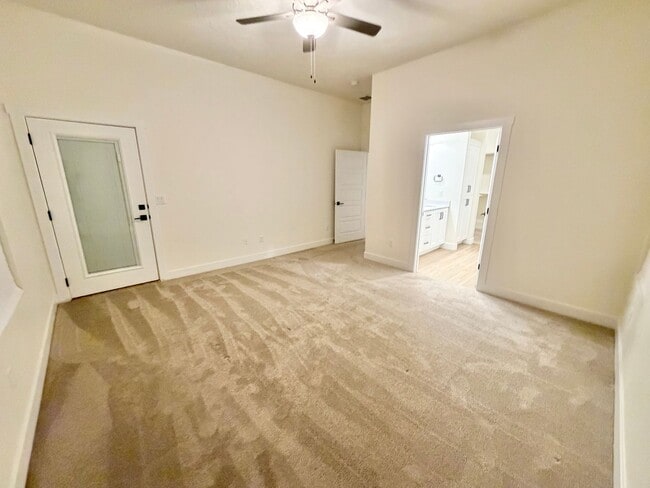Building Photo - Beautiful 3 Bed Home!