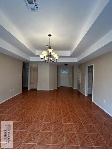 Building Photo - 944 Alta Mesa Blvd