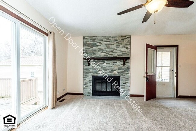 Building Photo - 605 N Camden Dr