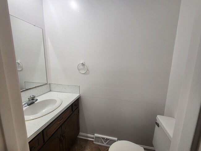 Building Photo - 34 William Penn Dr