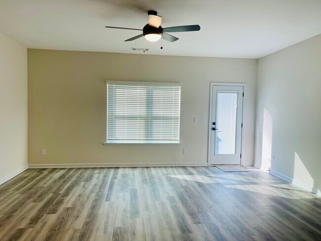 Building Photo - 3924 Saddle Bag Ct