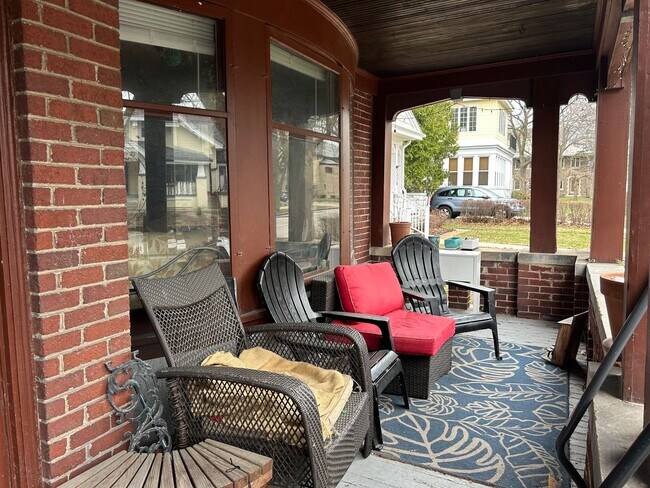 Building Photo - 2312 E Park Pl