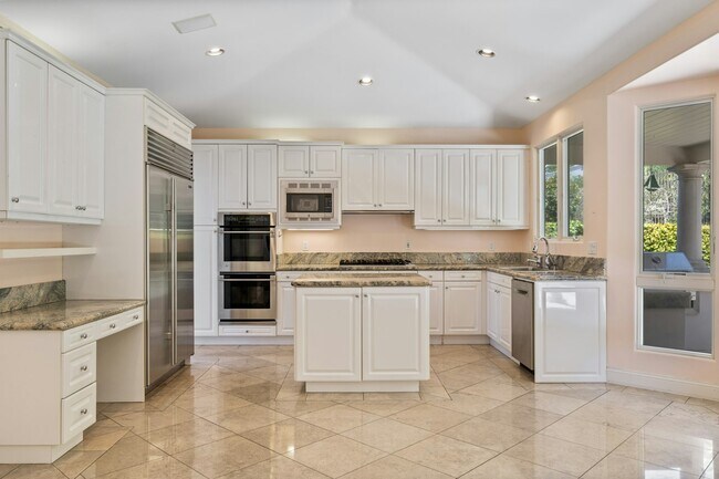 Building Photo - 408 Pso Miramar