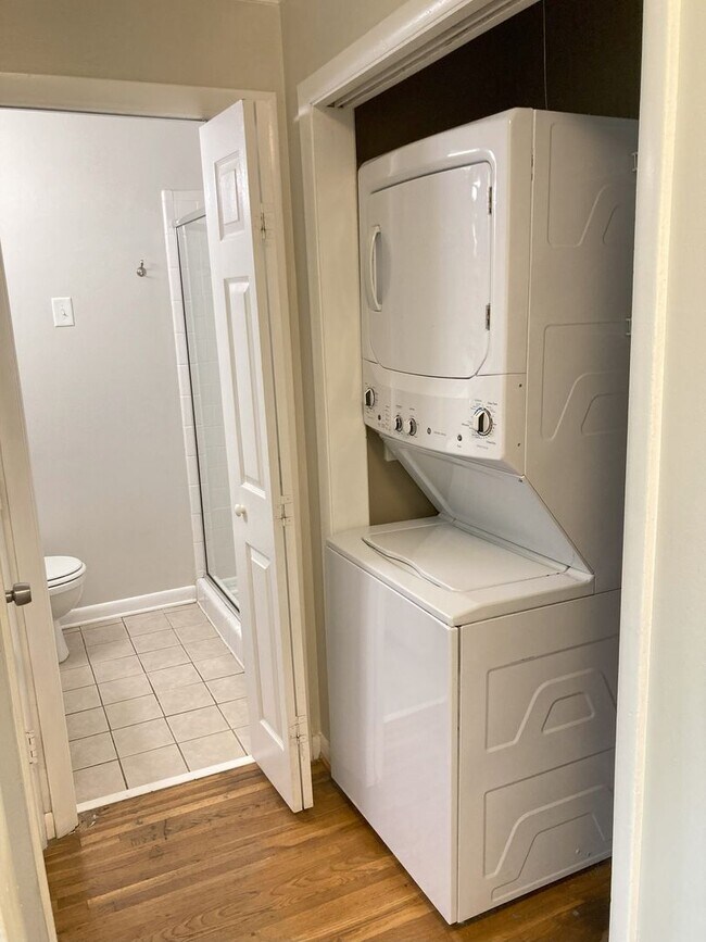 Building Photo - HISTORIC WAVERLY One Bedroom One Bath Condo