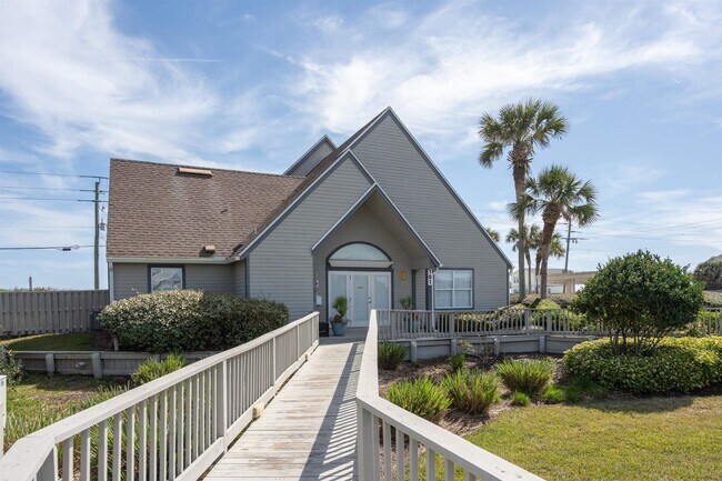 Building Photo - 332 Village Dr