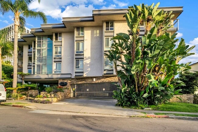 Building Photo - Gorgeous Studio in La Jolla Village! Avail...