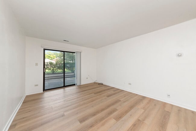 Building Photo - 1420 Stonebridge Cir