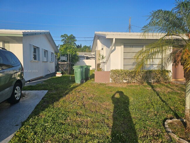 Building Photo - 4564 NW 16th Terrace