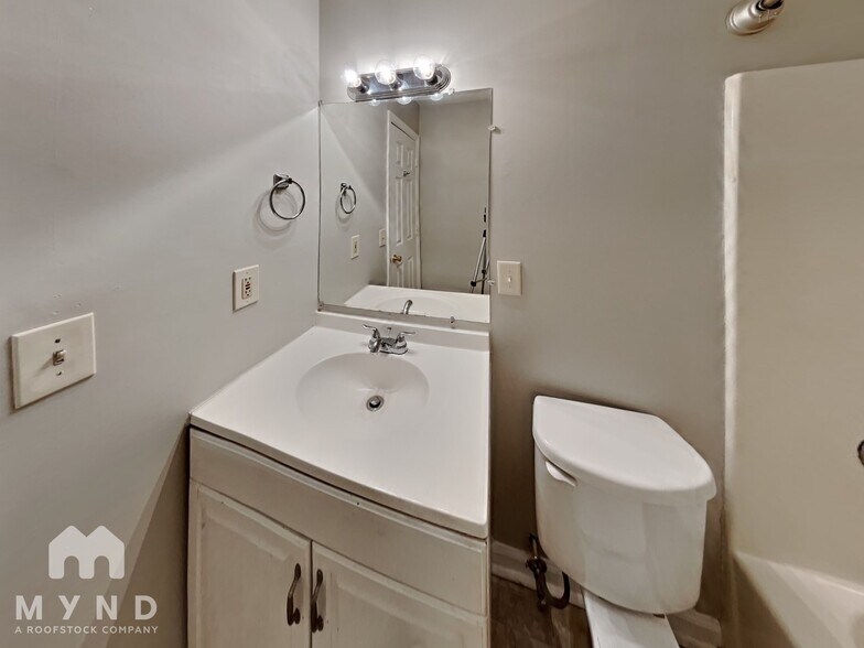 Building Photo - 3259 Pawnee Dr