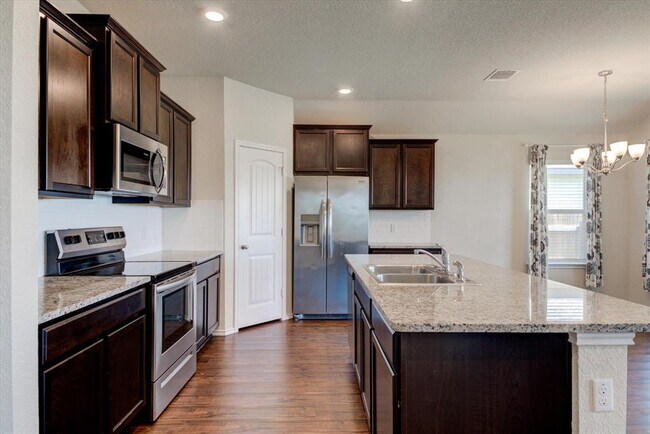 Building Photo - 403 Kyra Ln