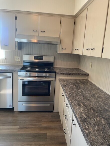 Kitchen - 4806 W Ridge Rd