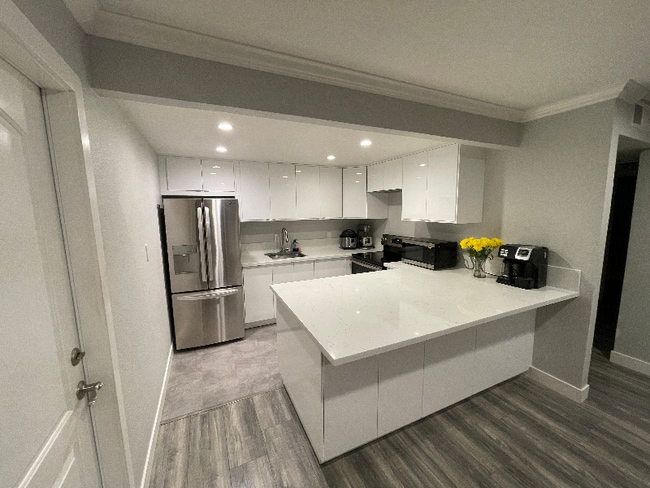 Building Photo - 6500 Mauana Way