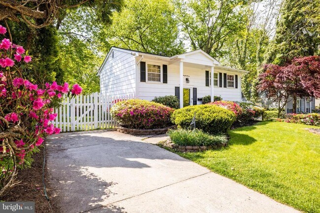 Building Photo - 4111 Hemingway Dr