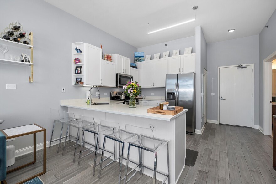 Building Photo - 230 W Division St