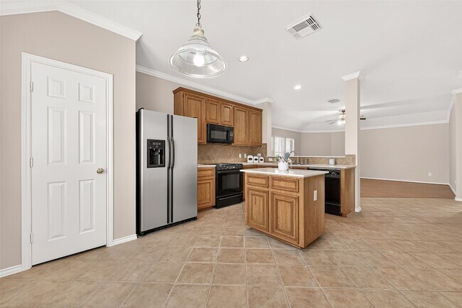 Building Photo - 1646 Martin Lake Dr